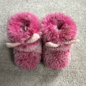Pink uggs